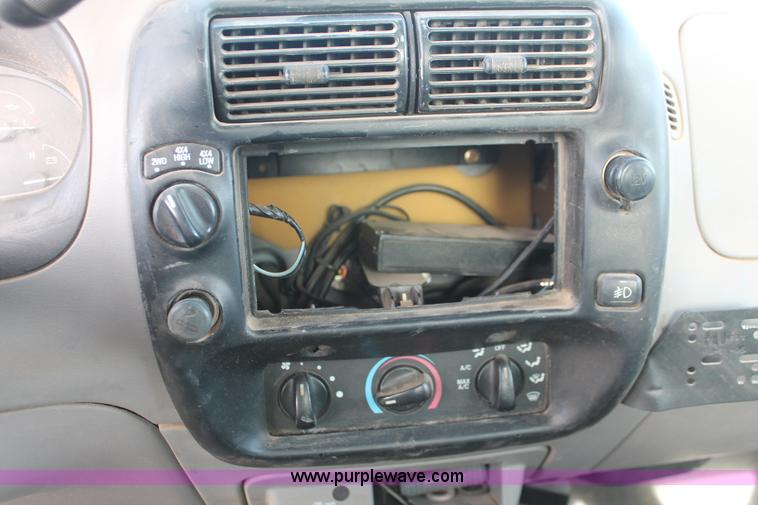 image for item O9360 2000 Ford Ranger SuperCab pickup truck