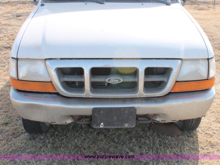 image for item O9360 2000 Ford Ranger SuperCab pickup truck