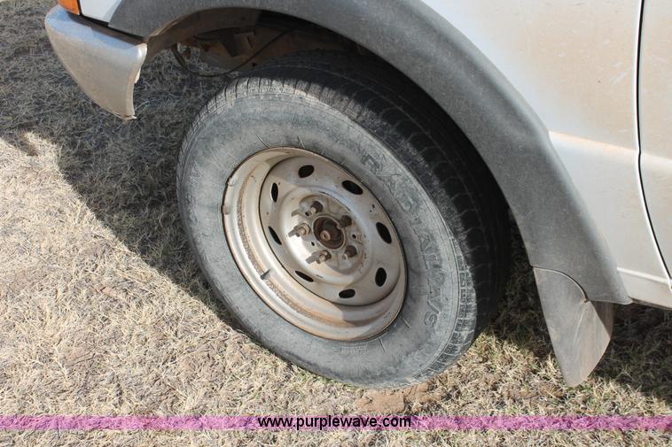 image for item O9360 2000 Ford Ranger SuperCab pickup truck