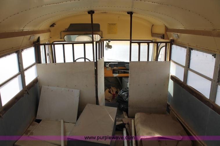 image for item O9363 1986 Ford B600 school bus