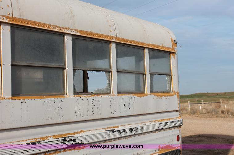 image for item O9363 1986 Ford B600 school bus