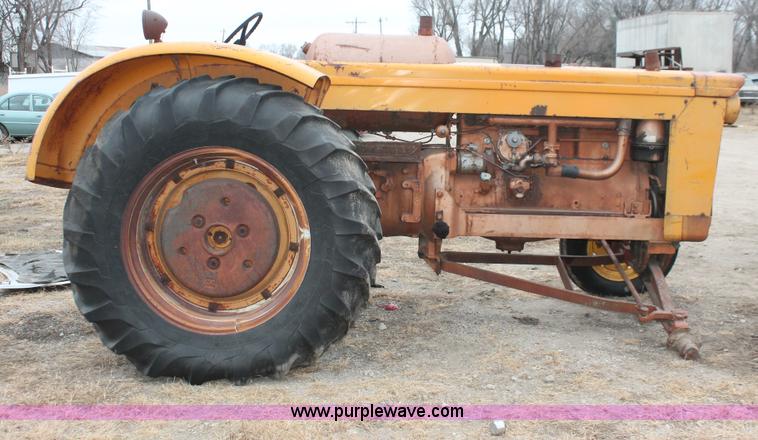 image for item O9453 1959 Minneapolis Moline G-VI tractor