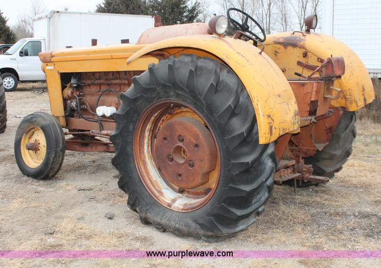 image for item O9453 1959 Minneapolis Moline G-VI tractor