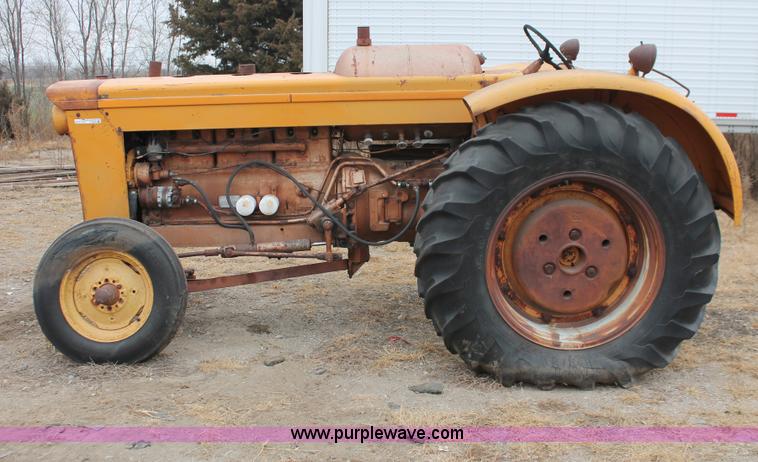 image for item O9453 1959 Minneapolis Moline G-VI tractor