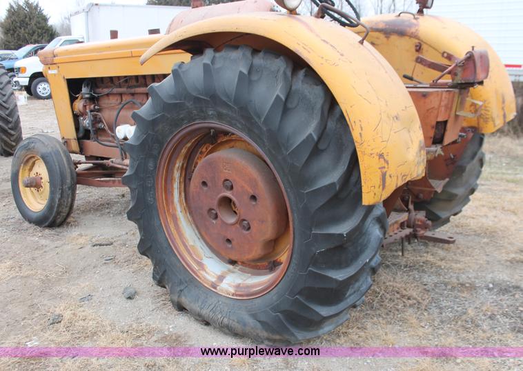 image for item O9453 1959 Minneapolis Moline G-VI tractor