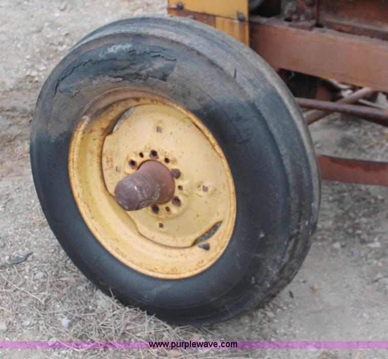 image for item O9453 1959 Minneapolis Moline G-VI tractor