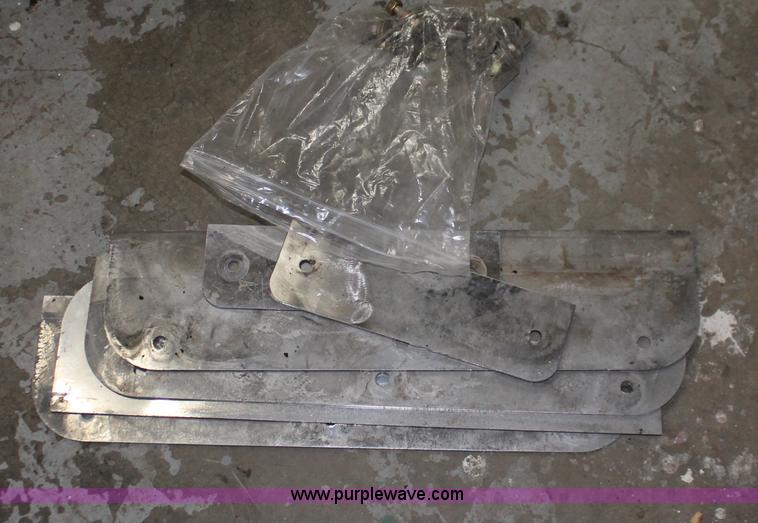 image for item O9460 Dual half semi tractor truck fender set