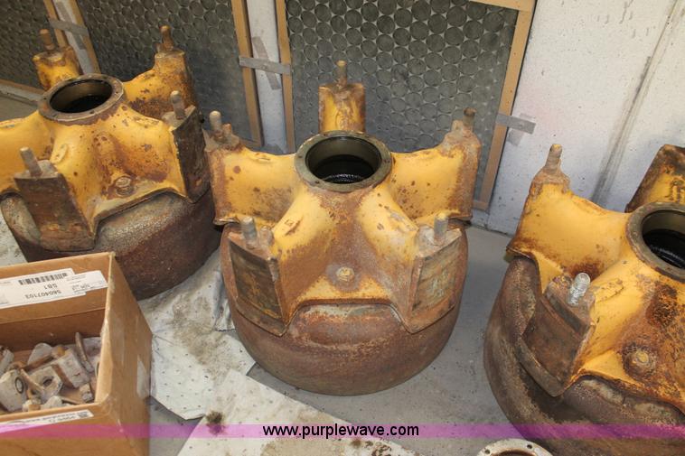 image for item O9464 (4) Dayton hubs