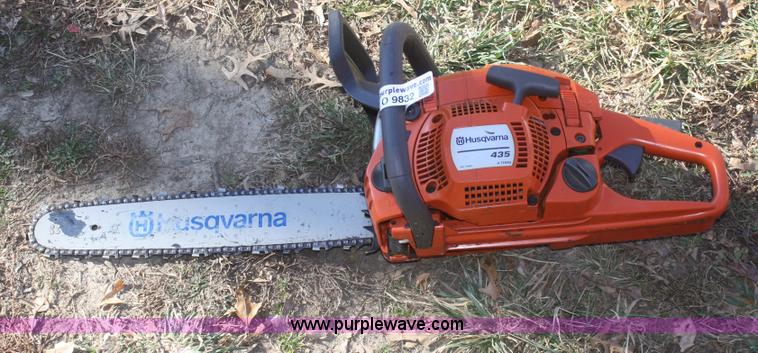 image for item O9832 Husky 435 chainsaw