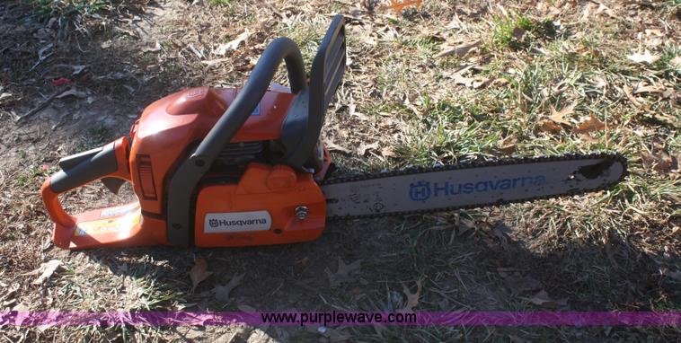 image for item O9832 Husky 435 chainsaw