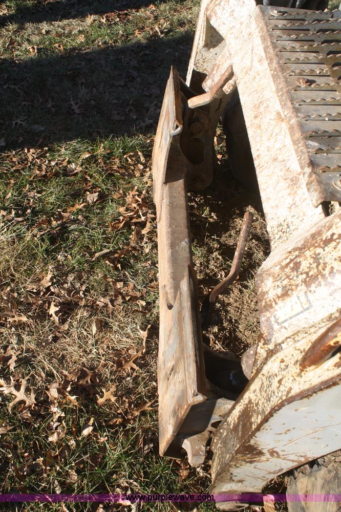 image for item O9871 2004 Takeuchi TL130 skid steer