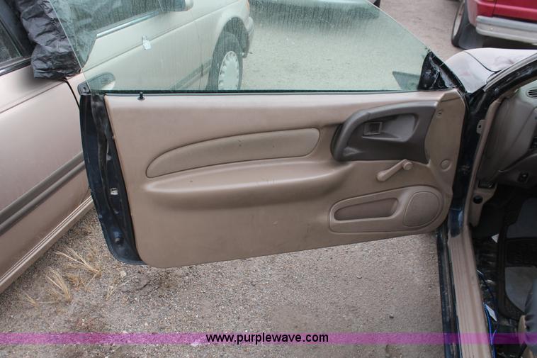 image for item O9364 2002 Ford ZX2