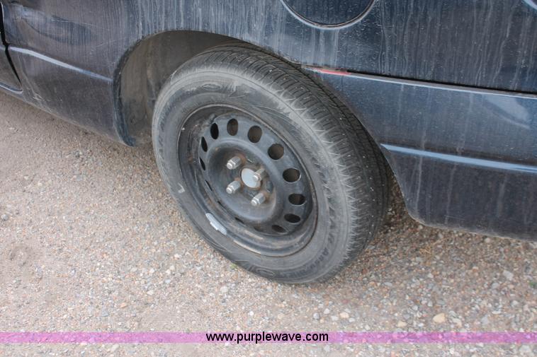 image for item O9364 2002 Ford ZX2