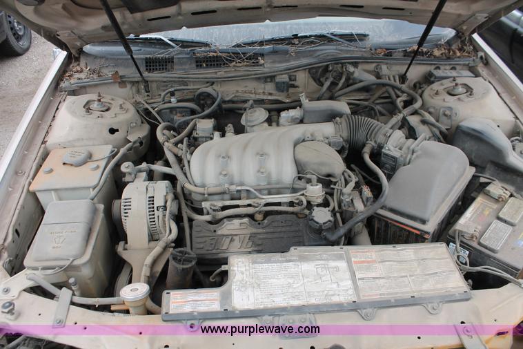 image for item O9365 1992 Ford Taurus L