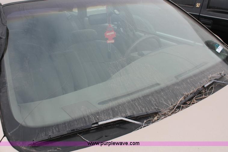 image for item O9365 1992 Ford Taurus L