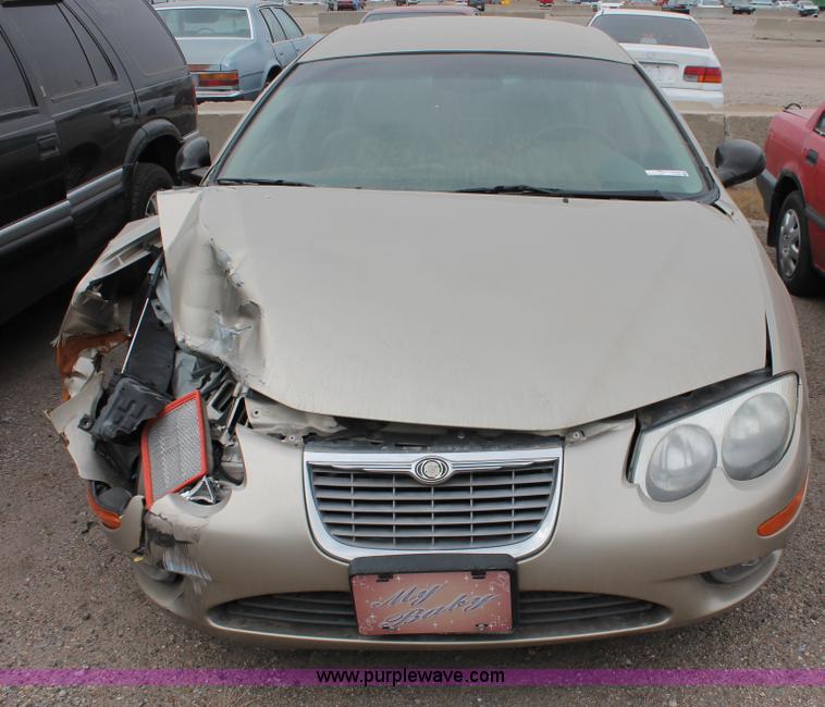 image for item O9366 2004 Chrysler 300
