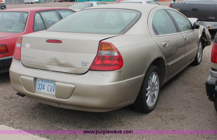 image for item O9366 2004 Chrysler 300