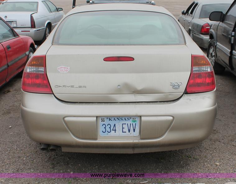 image for item O9366 2004 Chrysler 300