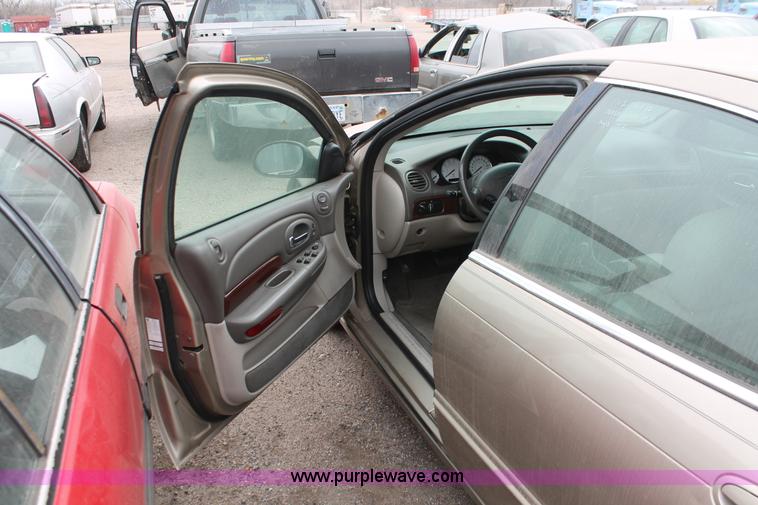 image for item O9366 2004 Chrysler 300