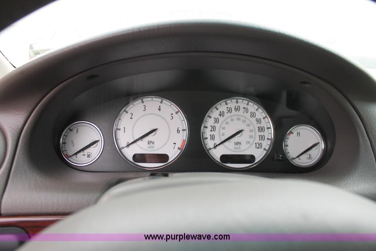 image for item O9366 2004 Chrysler 300