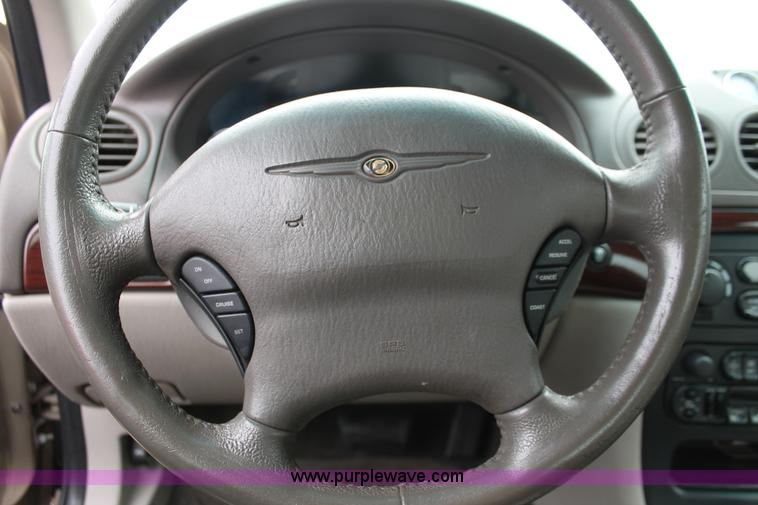 image for item O9366 2004 Chrysler 300