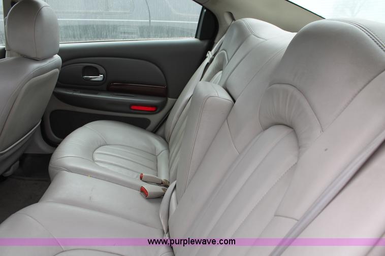 image for item O9366 2004 Chrysler 300