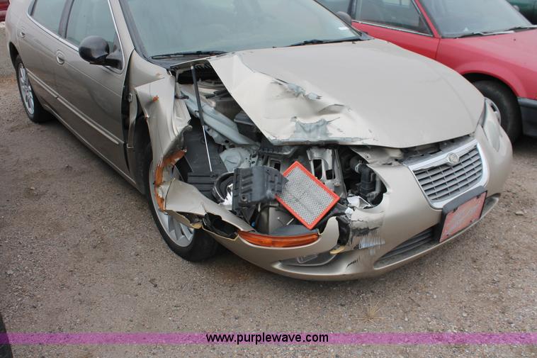 image for item O9366 2004 Chrysler 300