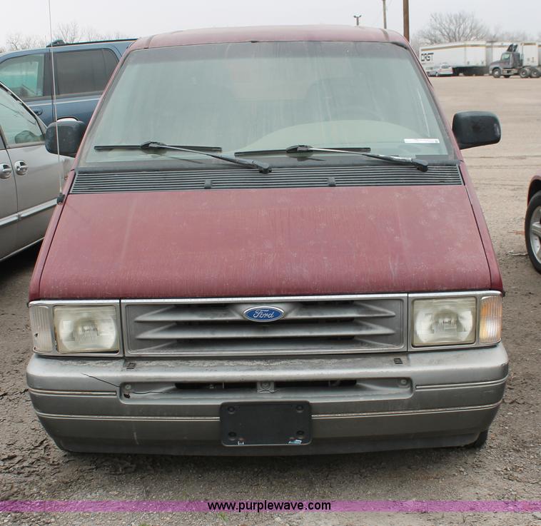 image for item O9368 1993 Ford Aerostar XLT