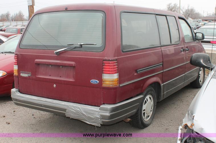image for item O9368 1993 Ford Aerostar XLT