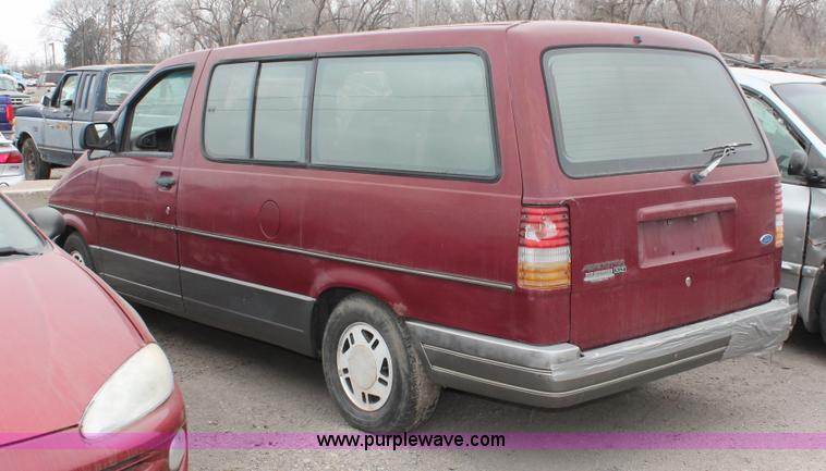 image for item O9368 1993 Ford Aerostar XLT