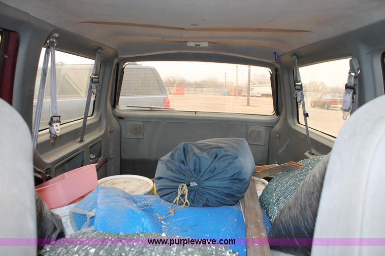 image for item O9368 1993 Ford Aerostar XLT