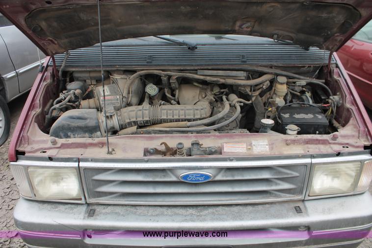 image for item O9368 1993 Ford Aerostar XLT