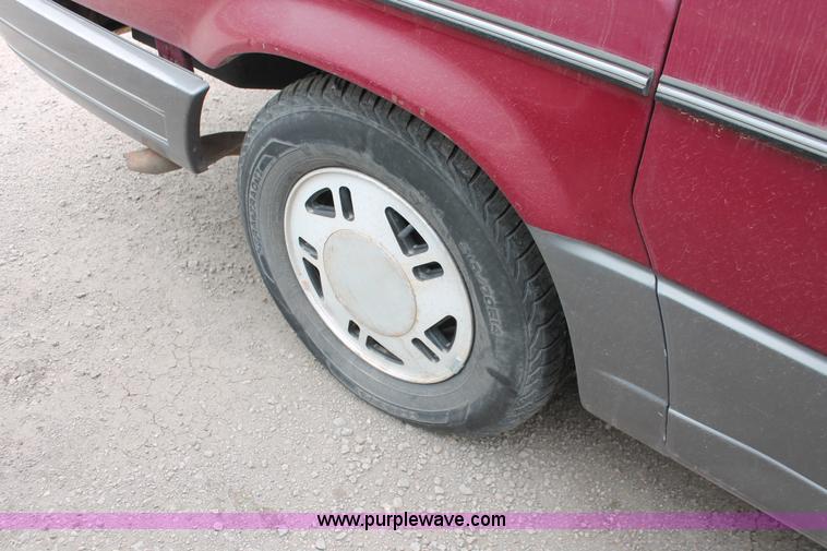 image for item O9368 1993 Ford Aerostar XLT