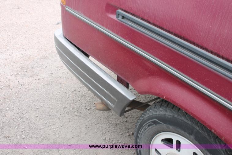 image for item O9368 1993 Ford Aerostar XLT