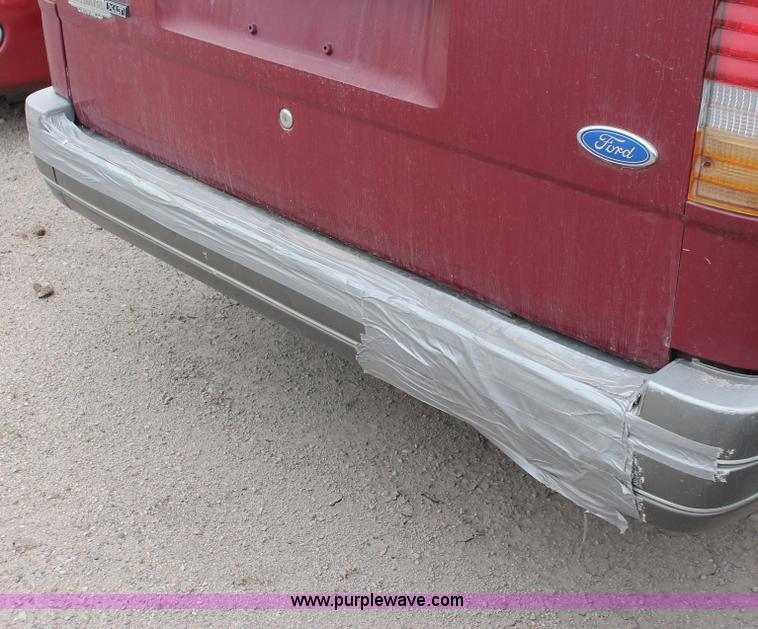 image for item O9368 1993 Ford Aerostar XLT