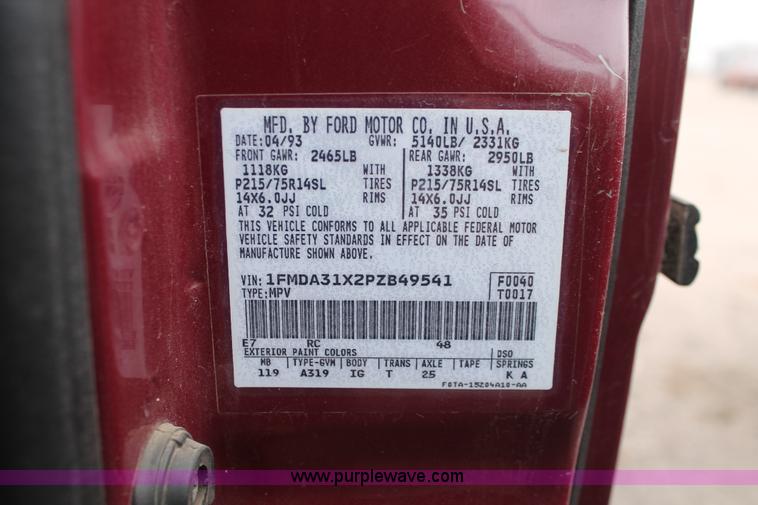 image for item O9368 1993 Ford Aerostar XLT