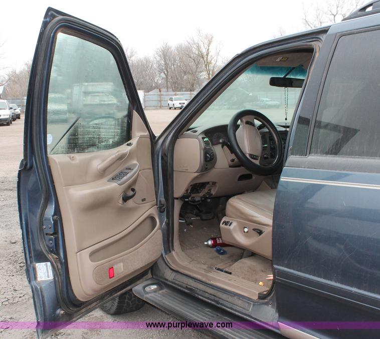 image for item O9369 1998 Ford Expedition Eddie Bauer SUV