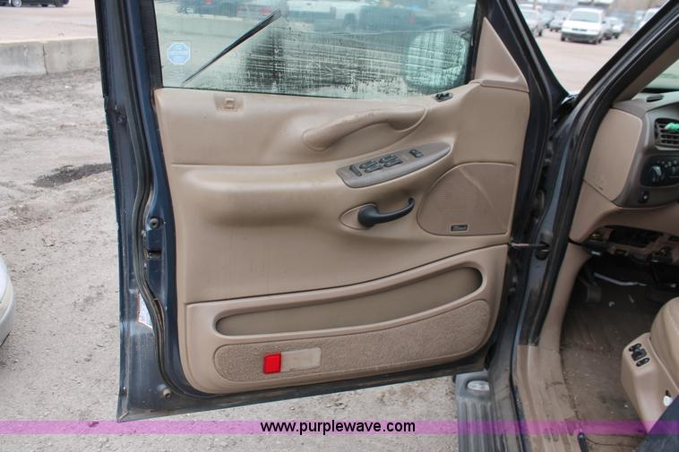 image for item O9369 1998 Ford Expedition Eddie Bauer SUV
