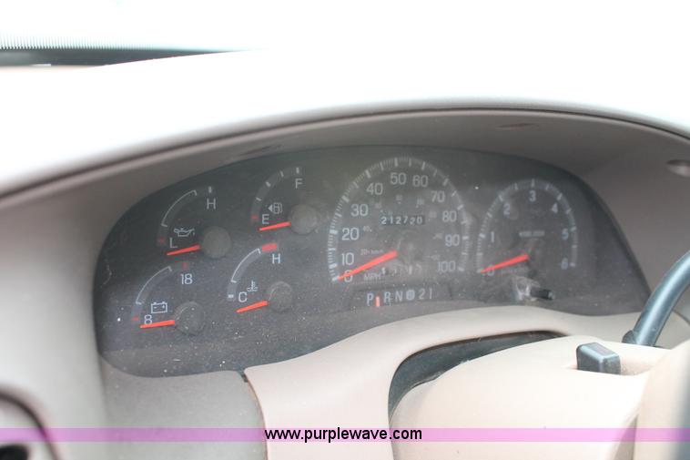 image for item O9369 1998 Ford Expedition Eddie Bauer SUV