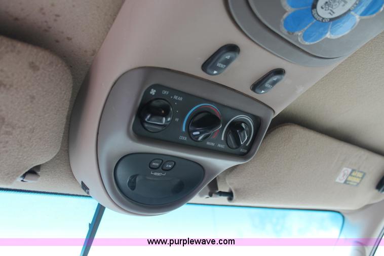 image for item O9369 1998 Ford Expedition Eddie Bauer SUV