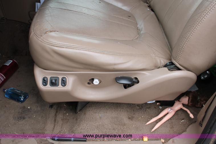 image for item O9369 1998 Ford Expedition Eddie Bauer SUV