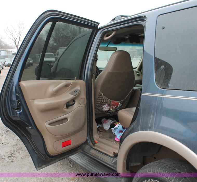 image for item O9369 1998 Ford Expedition Eddie Bauer SUV