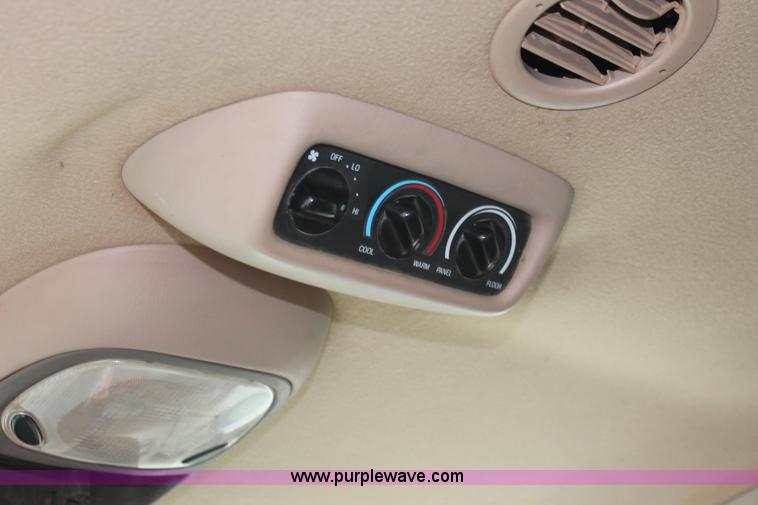 image for item O9369 1998 Ford Expedition Eddie Bauer SUV