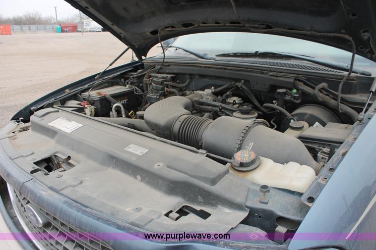 image for item O9369 1998 Ford Expedition Eddie Bauer SUV