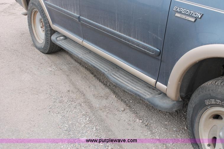 image for item O9369 1998 Ford Expedition Eddie Bauer SUV