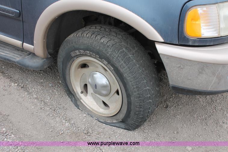 image for item O9369 1998 Ford Expedition Eddie Bauer SUV