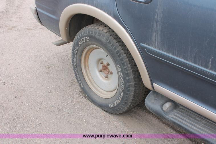 image for item O9369 1998 Ford Expedition Eddie Bauer SUV