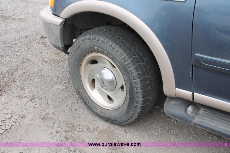 image for item O9369 1998 Ford Expedition Eddie Bauer SUV