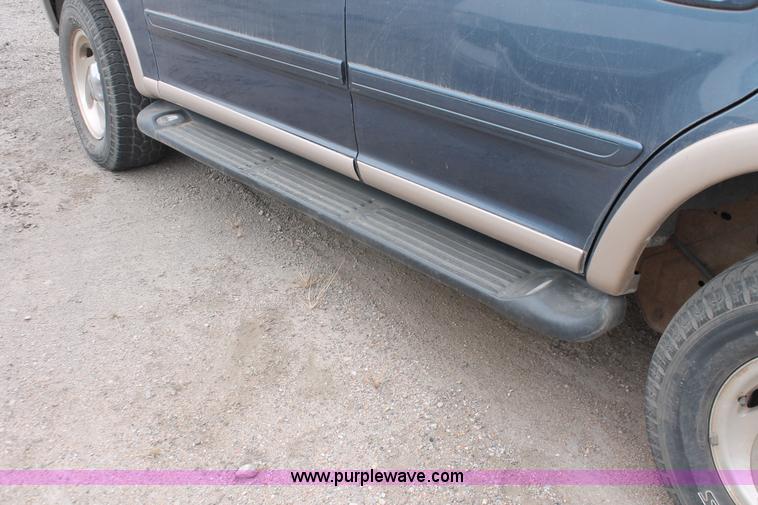 image for item O9369 1998 Ford Expedition Eddie Bauer SUV