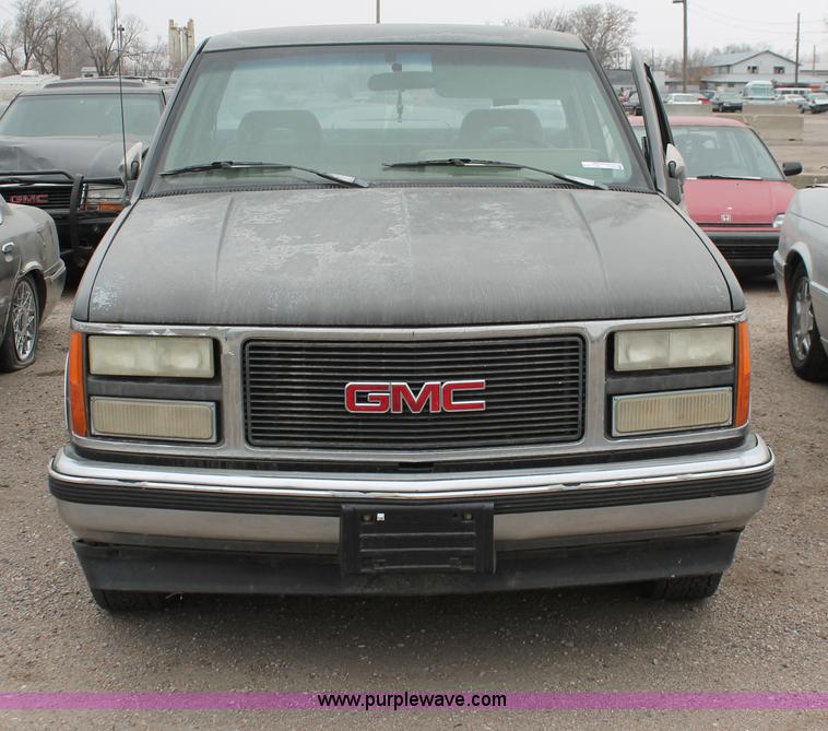 image for item O9370 1992 GMC Sierra 1500 pickup truck